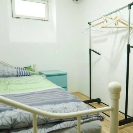 Guenon Apartment *