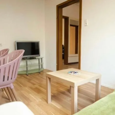 Guenon Apartment *